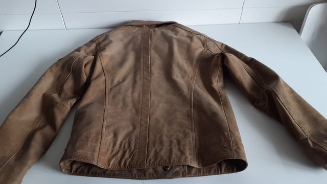 Chaqueta marrón camel de cuero