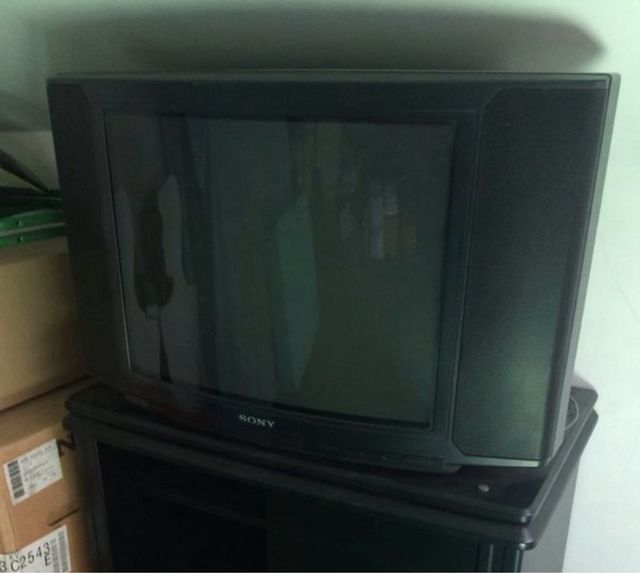 Televisión modelo Sony Trinition antigua
