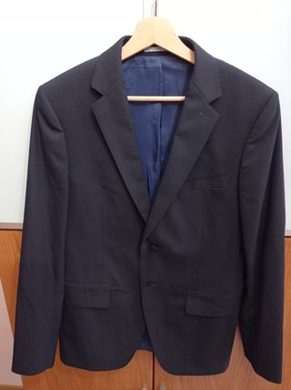 Americana negra hombre de Sfera T.48 de segunda mano por 10 EUR en Albacete  en WALLAPOP
