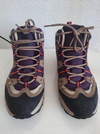 Botas de Montaña Mujer Waterproof. de segunda mano por 14 EUR en Madrid en  WALLAPOP