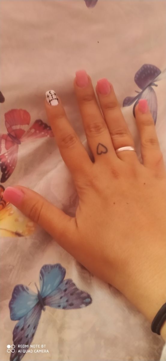 se hacen uñas de gel y semi economicas