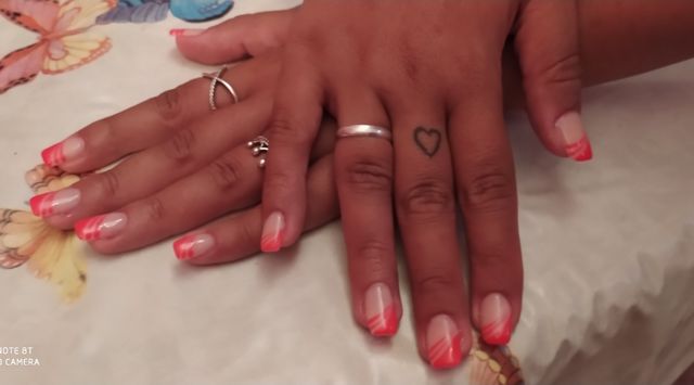 se hacen uñas de gel y semi economicas