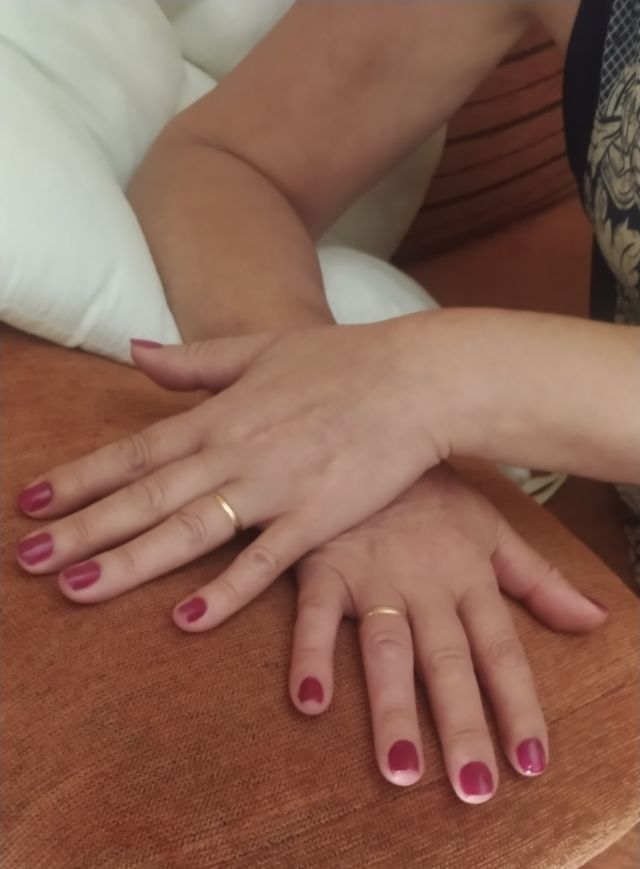 se hacen uñas de gel y semi economicas