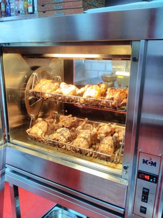 ASADOR DE POLLOS ELÉCTRICO \\/GAS de segunda mano por 1 EUR en Torrent en  WALLAPOP