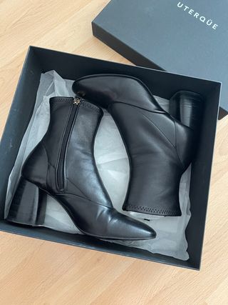 Botines piel Uterqüe de segunda mano por 85 EUR en Barcelona en WALLAPOP