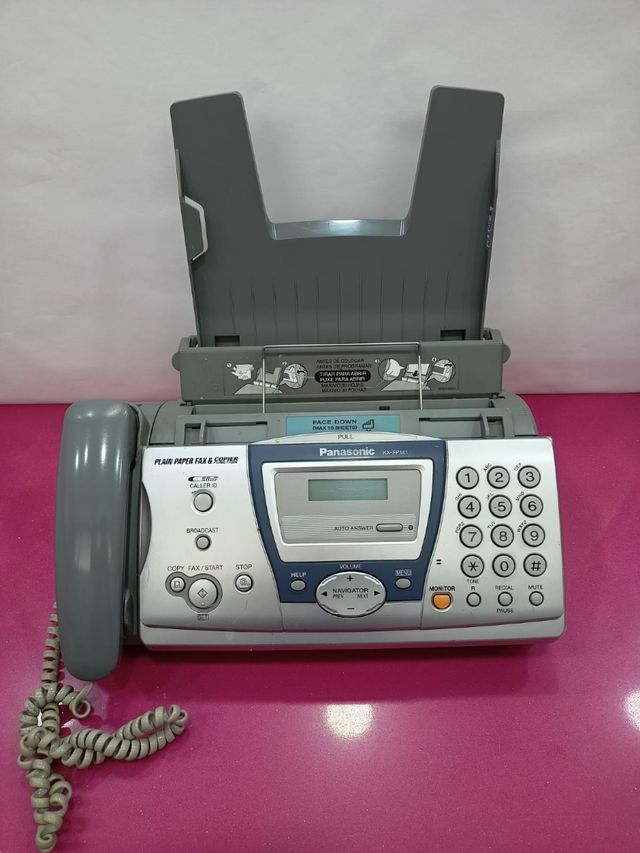 Fax- teléfono de oficina.