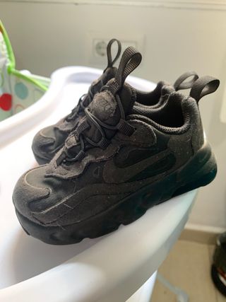 Zapatillas Nike air Max 270 bebé de segunda mano por 10 EUR en  L\\'Hospitalet de Llobregat en WALLAPOP