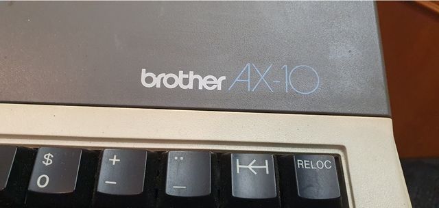 Máquina de escribir Brother AX 10