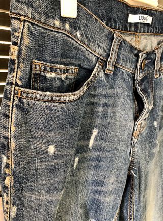 Tejanos vaqueros marca Liu Jo Jeans de segunda mano por 30 EUR en Sitges en  WALLAPOP