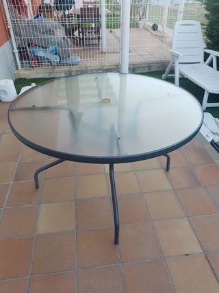 Preciosa mesa de cristal para jardín. de segunda mano por 70 € en
