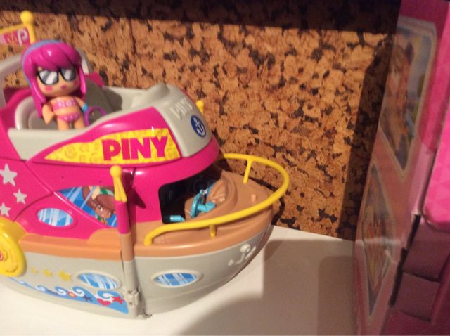 Iate Pinypon com caixa+2 bonecos de presente