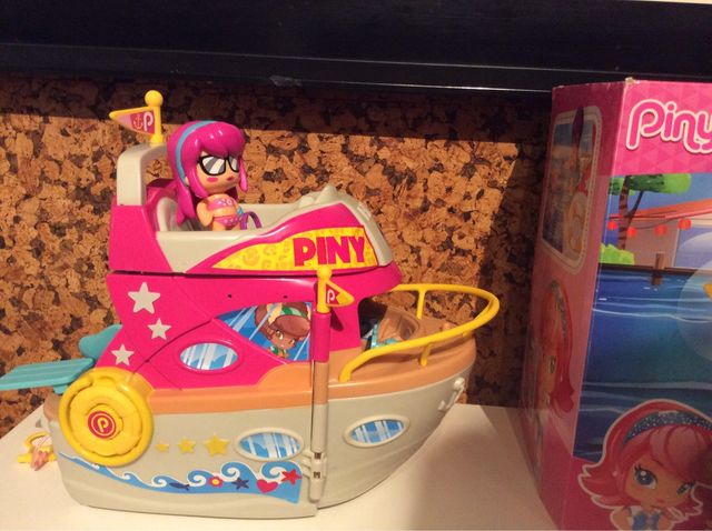 Iate Pinypon com caixa+2 bonecos de presente