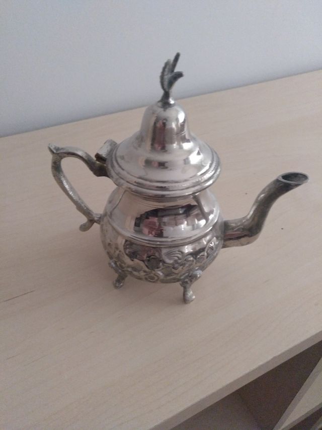 tetera de metal