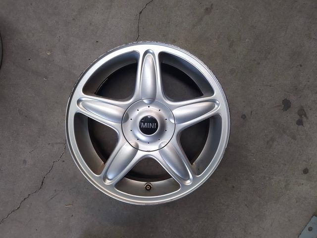 Llantas aluminio en 16 pulgadas Mini Cooper