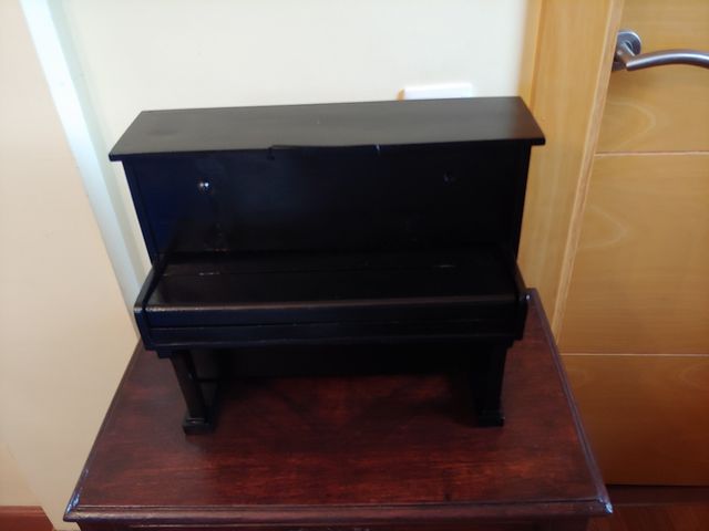 Piano de juguete.