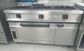 Cocina industrial repagas 3 fuegos con horno de segunda mano por 850 EUR en  Jaén en WALLAPOP