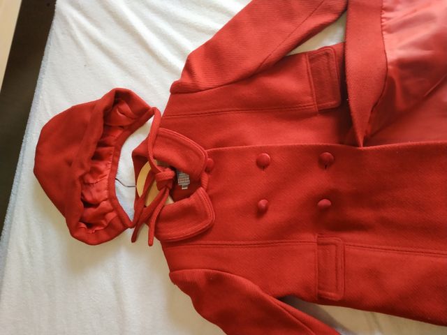 Abrigo niña paño rojo