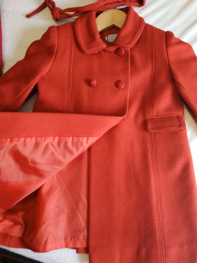 Abrigo niña paño rojo