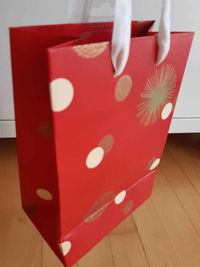 Bolsa monísima para regalos con asas