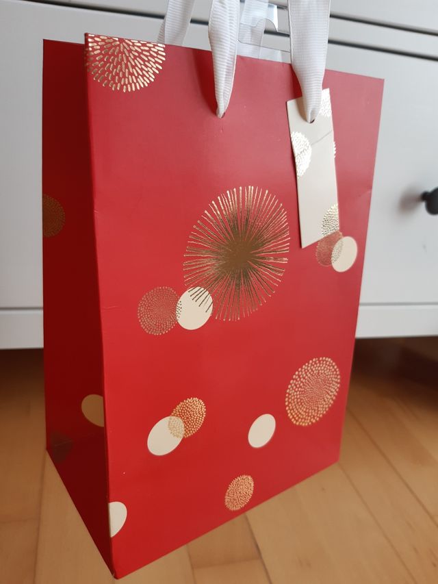 Bolsa monísima para regalos con asas