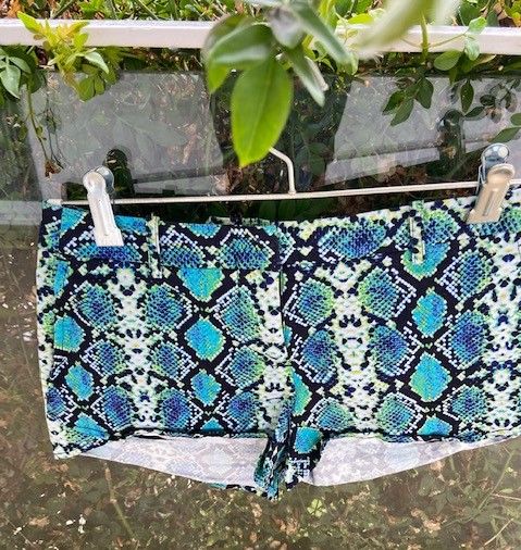 PANTALON CORTO ANIMAL PRINT