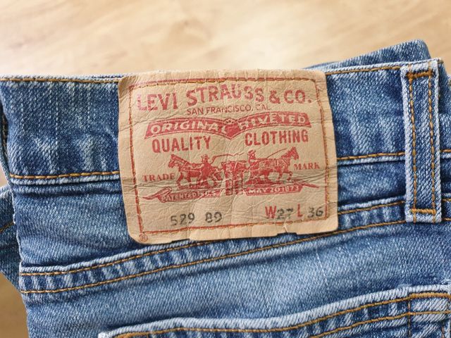 Pantalón tejano Levis 529