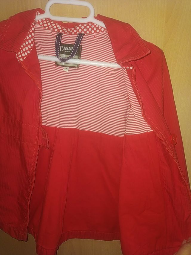 Chaqueta primavera roja talla 6