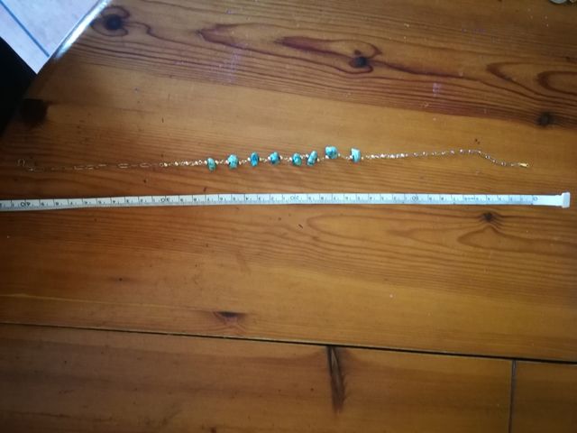 Gargantilla de oro goldfilled con turquesas. 40 cm