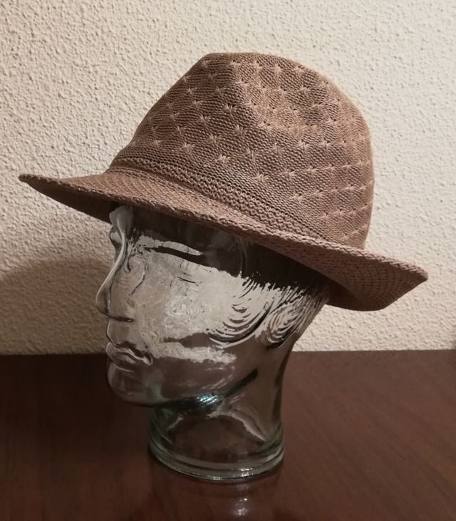 Sombrero con ala de paseo (Marrón claro).