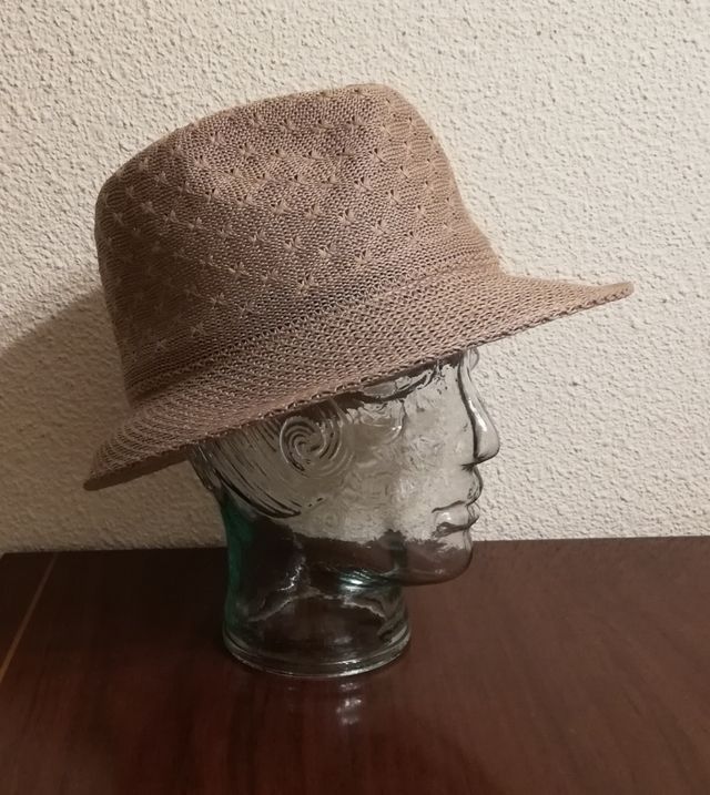 Sombrero con ala de paseo (Marrón claro).