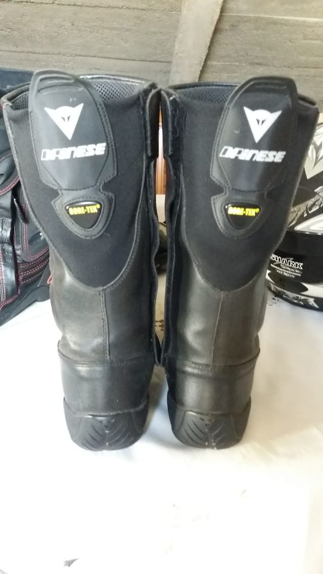 botas de motero. Talla 44. Me costaron 300€