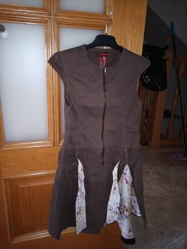 1 chándal, 1 vestido catimini, 1 sudadera