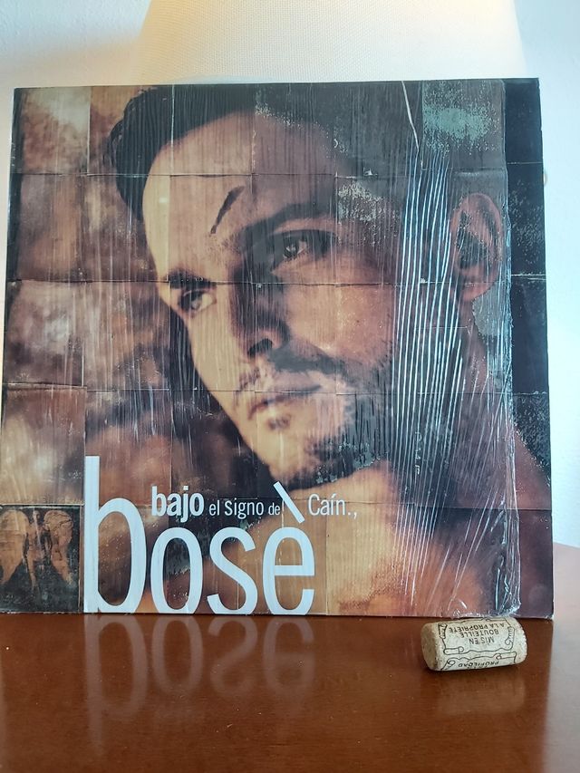 Miguel Bosé "Bajo el signo de caín"