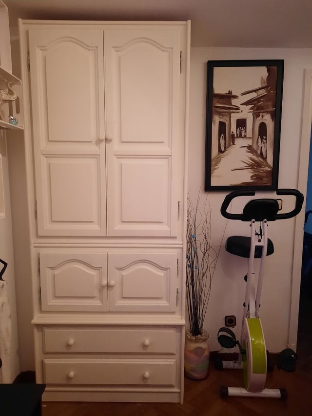 Armario de pino de segunda mano por 60 € en A Coruña en WALLAPOP