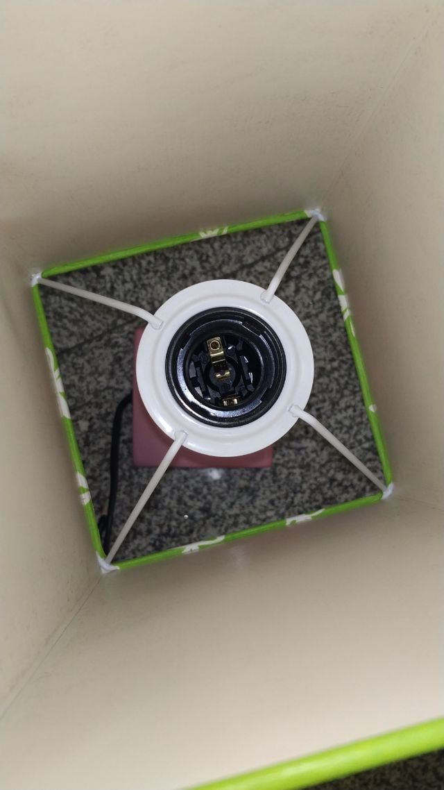 Lámpara de mesilla infantil