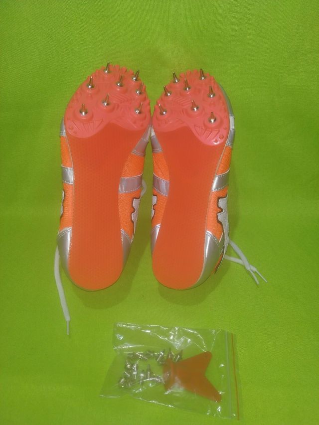 Zapatillas NUEVAS Atletismo Núm:39