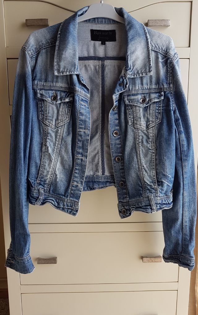 Cazadora vaquera de Stradivarius