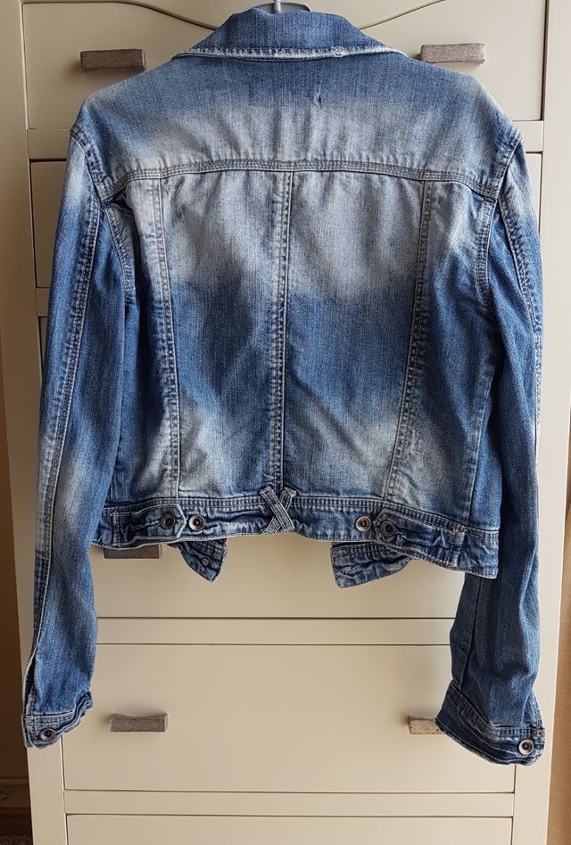 Cazadora vaquera de Stradivarius