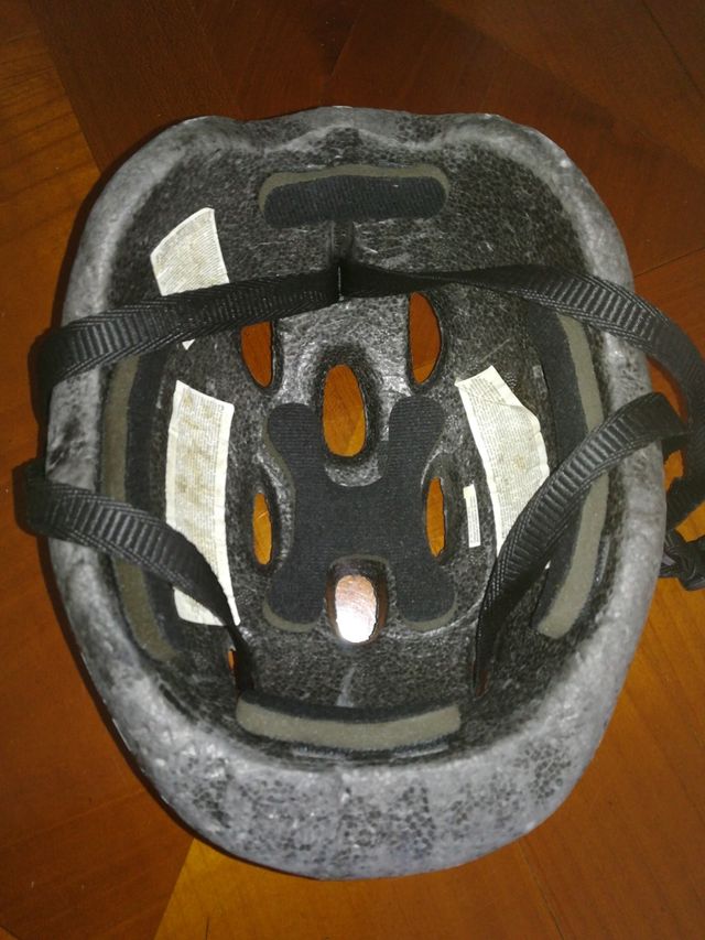 Casco azul de niño.