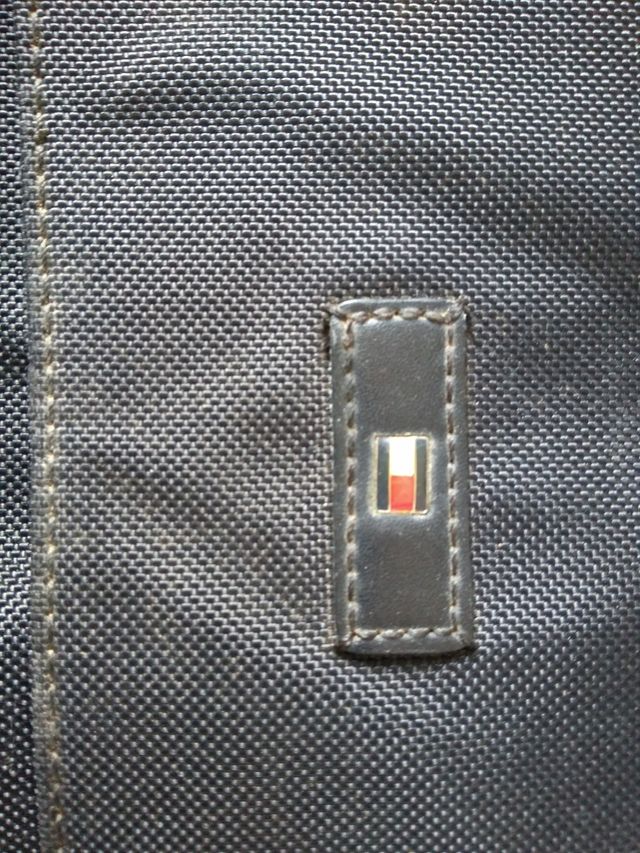 Maletín Tommy Hilfiger.