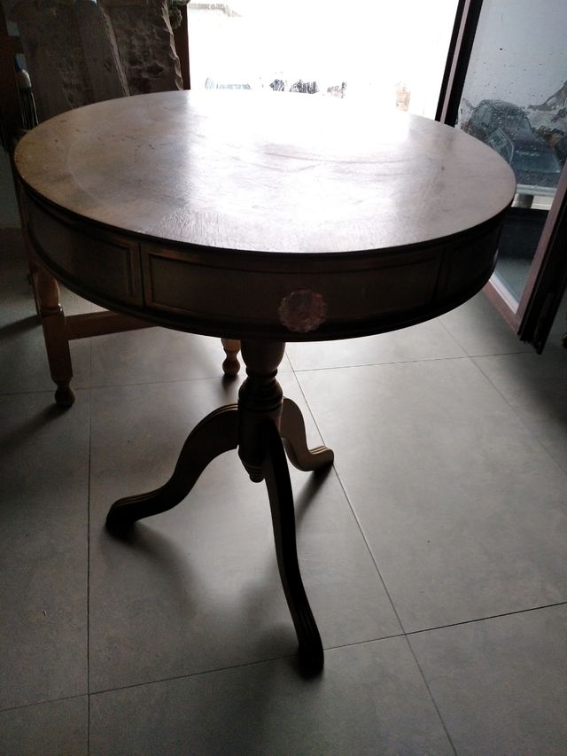 mesita, estilo antigua, mirar en mi perfil tengo m