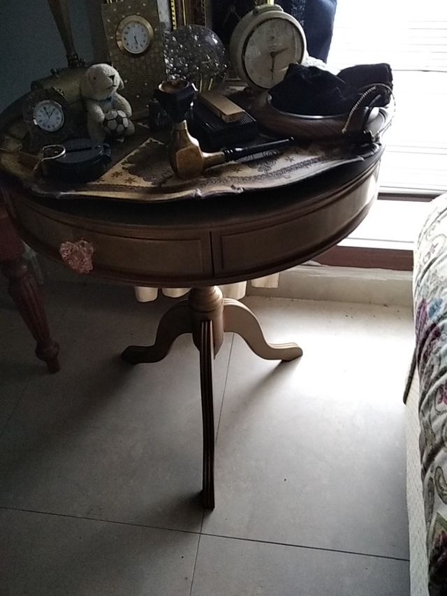 mesita, estilo antigua, mirar en mi perfil tengo m