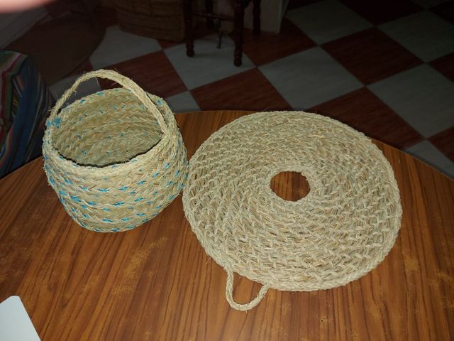 cesto y posa ollas calientes