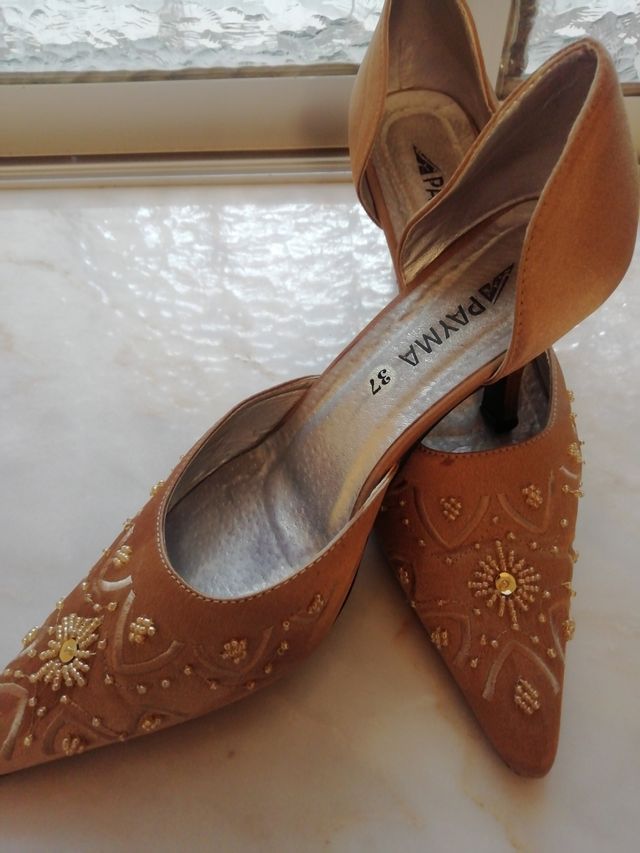 scarpa con tacco oro