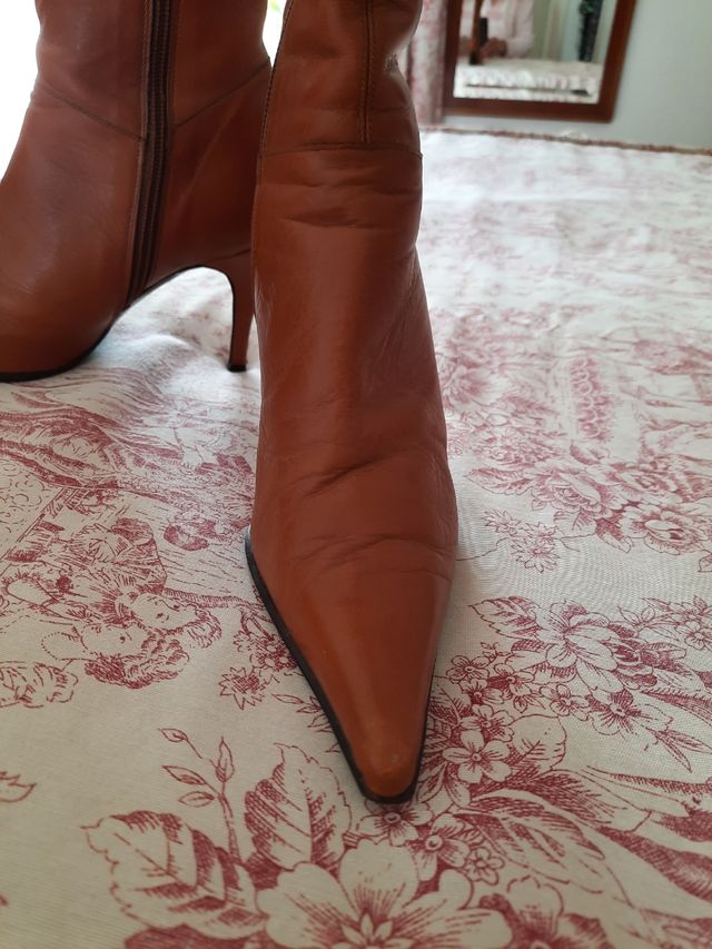 Botas altas marca Lodi