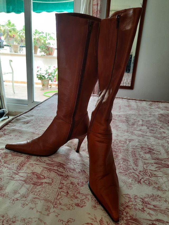 Botas altas marca Lodi