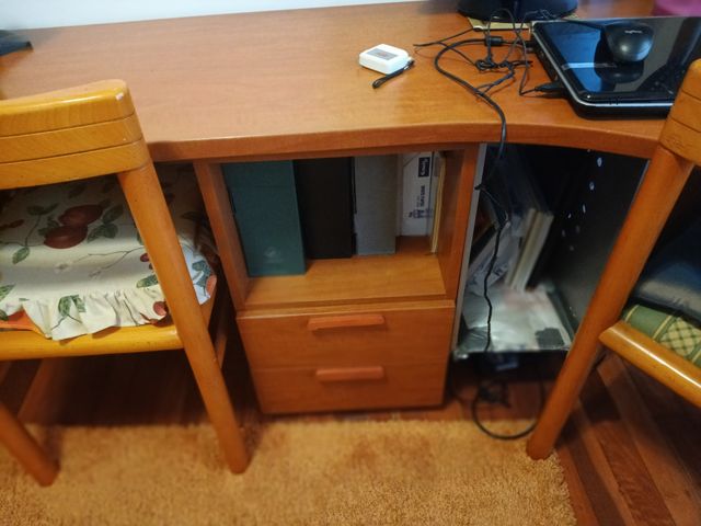 Mesa Escritorio larga + Estantería +Balda de pared