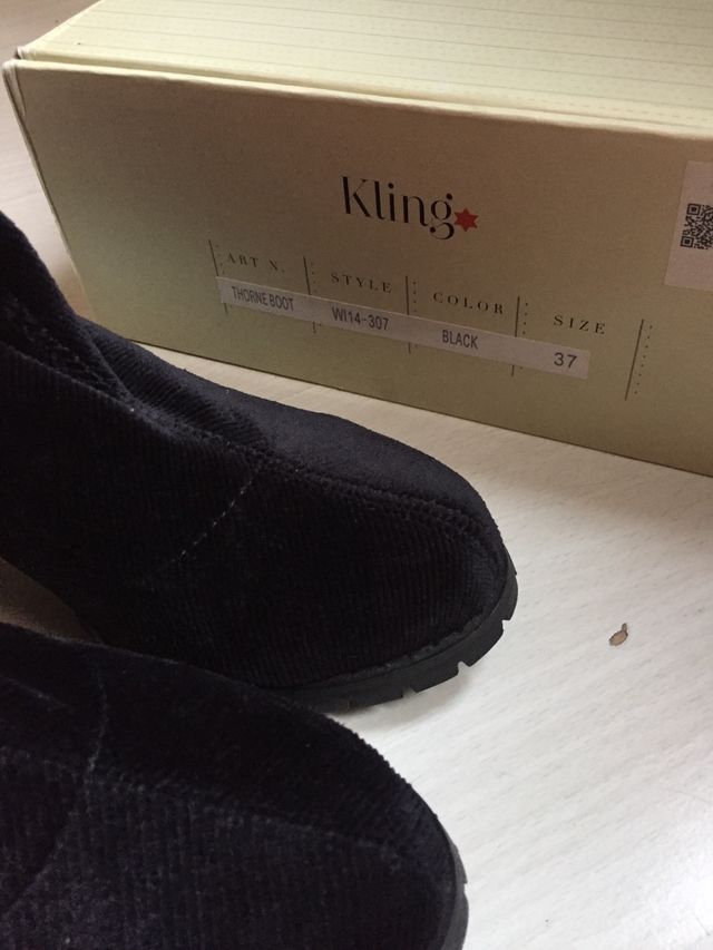 Botas negras en perfecto estado.