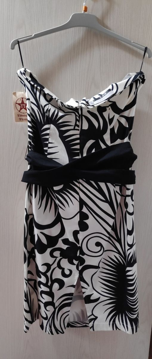 Vestido blanco y negro