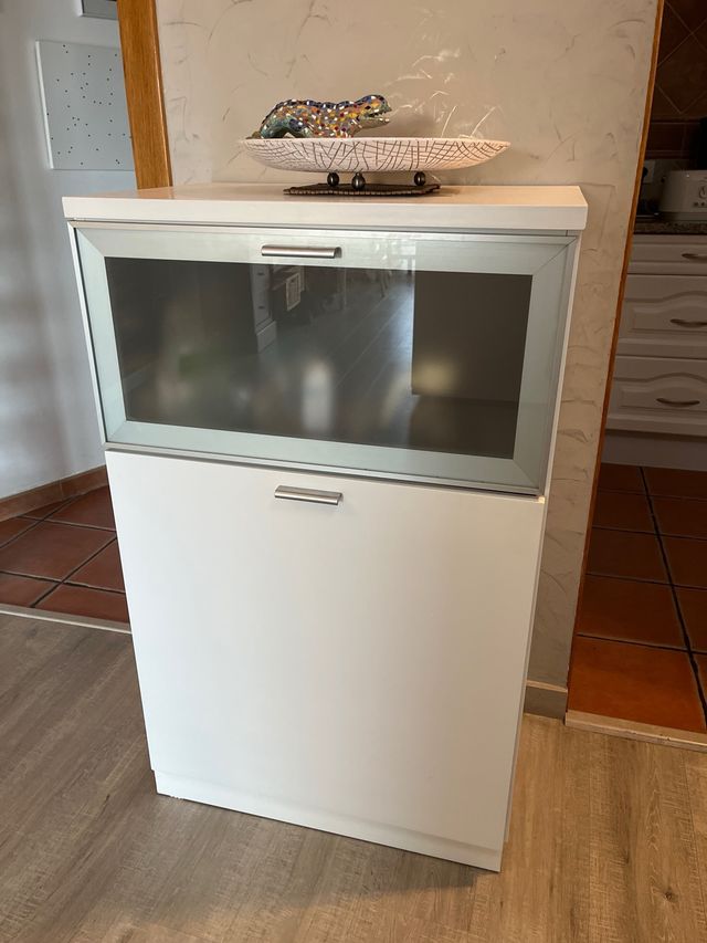 Vitrina lacado blanco madera maciza nogal